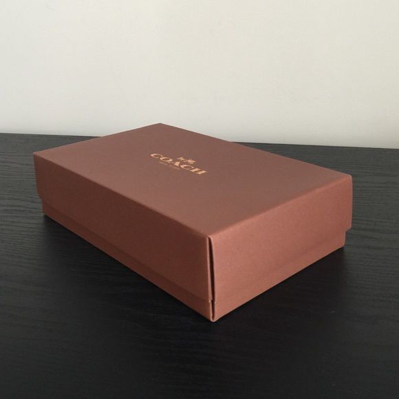 Coach box - Picture 2 of 3